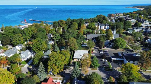 205 Clinton St, Charlevoix, MI, 49720-1324 | Card Image