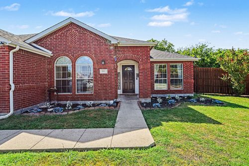 501 Wolf Dr, Forney, TX, 75126-4733 | Card Image