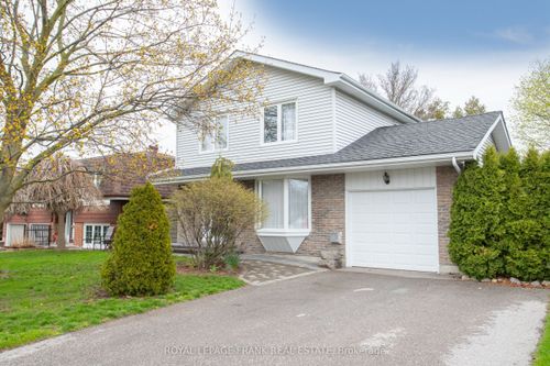 11 Cardiff Crt, Whitby, ON, L1N5N8 | Card Image