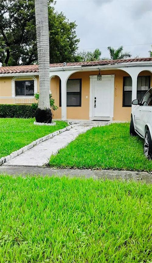 18520 Ne 7th Ct, North Miami Beach, FL, 33179-4646 | Card Image