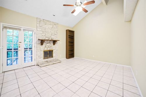 apt-301-3506 Speedway, Austin, TX, 78705-1551 | Card Image