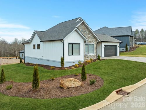 304 Avery Trail Dr, Arden, NC, 28704-1567 | Card Image