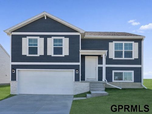 16505 Clay St, Bennington, NE, 68007-3347 | Card Image