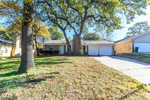 4815 Crestmont Court, Arlington, TX, 76017 | Card Image