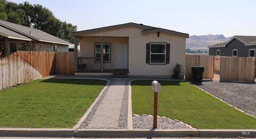 496 Elm St N, Vale, OR, 97918-9626 | Card Image