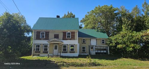 18 N Main Street, Strong, ME, 04983 | Card Image