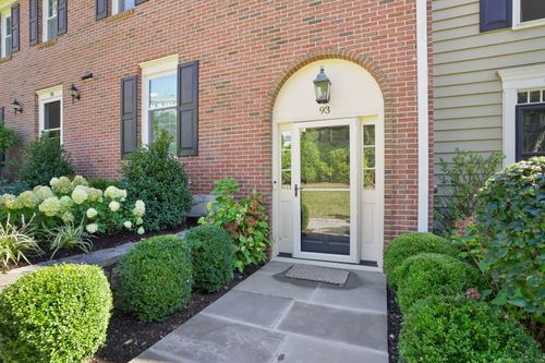 93-93 Greenwich Hills Dr, Greenwich, CT, 06831-4967 | Card Image