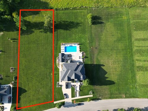 5893 Whitetail Ridge Dr, Yorkville, IL, 60560-3271 | Card Image