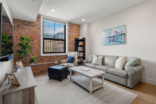 603-121 Portland St, Boston, MA, 02114-2042 | Card Image