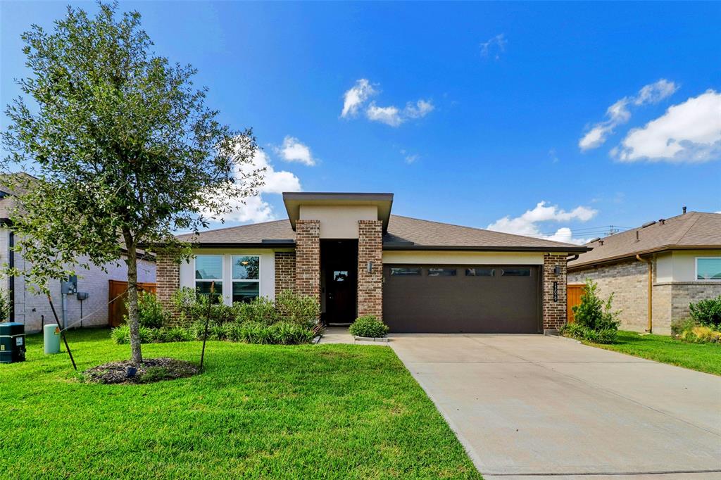 Ocean Breeze Ln, LA Marque, TX 77568