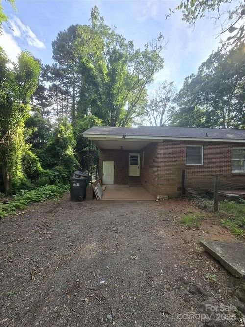 2433 Eargle Rd, Charlotte, NC, 28269-3015 | Card Image
