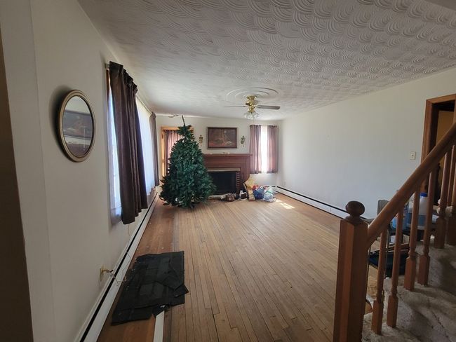 2227 Ballard Red Sulphur Pkwy, Home with 3 bedrooms, 2 bathrooms and 12 parking in Peterstown WV | Image 6