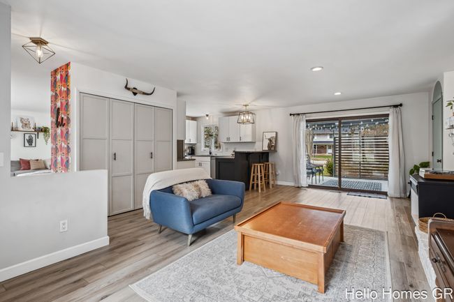 Family Room | Image 16