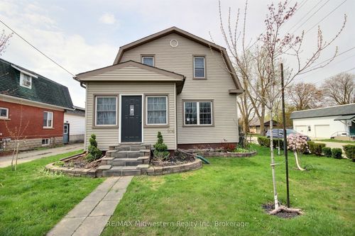506 Main Street E, North Perth, ON, N4W2C6 | Card Image