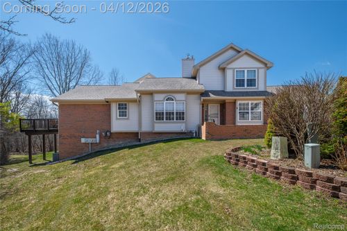 10381 Champions Cir, Grand Blanc, MI, 48439-9442 | Card Image