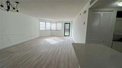 6-20860 San Simeon Way, Miami, FL, 33179-1890 | Card Image