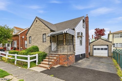 116 Hamilton Ave, Fairview, NJ, 07022-2030 | Card Image