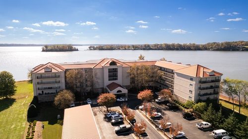 f4-12100 Two Rivers Dr, Athens, AL, 35611-8655 | Card Image