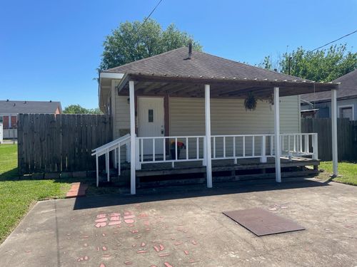 1117 Dallas St, Port Neches, TX, 77651-2815 | Card Image