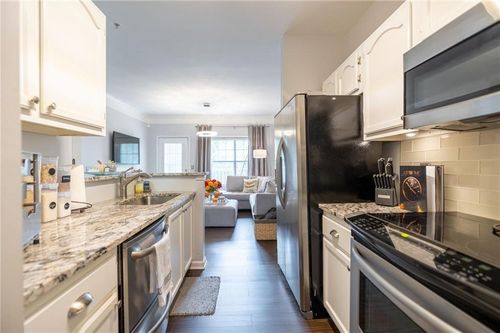 unit-2204-2700 Pine Tree Rd Ne, Atlanta, GA, 30324-5675 | Card Image