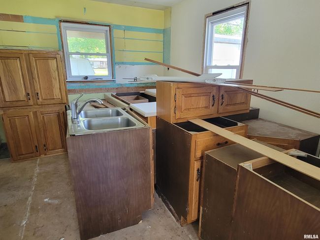 225 Hickory St, House other with 2 bedrooms, 1 bathrooms and null parking in Flora IL | Image 17