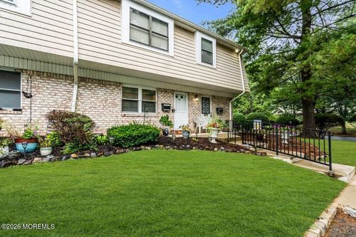 402 Silver Ct, Hamilton Square, NJ, 08690-3516 | Card Image