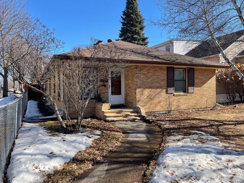 424 Hamline Ave S, Saint Paul, MN, 55105-2943 | Card Image