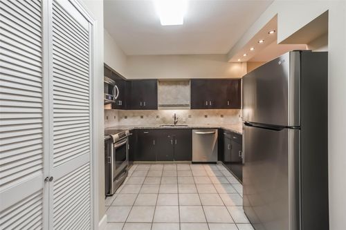 5c-15 Greenway Plz, Houston, TX, 77046-1502 | Card Image