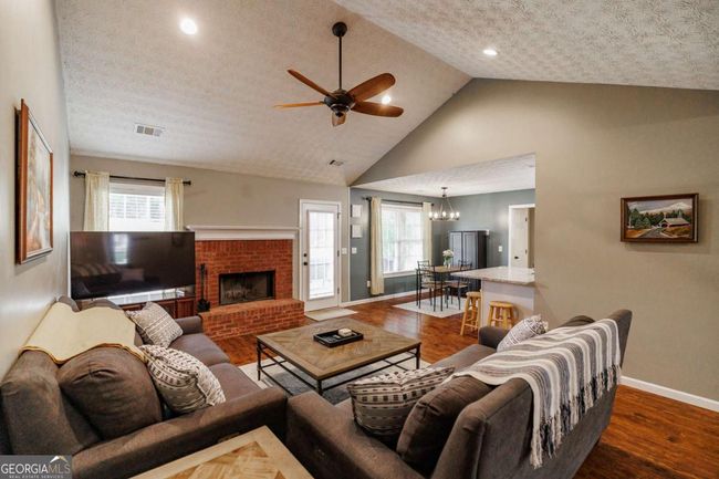1217 Nunnally Dr, House other with 3 bedrooms, 2 bathrooms and 4 parking in Monroe GA | Image 6