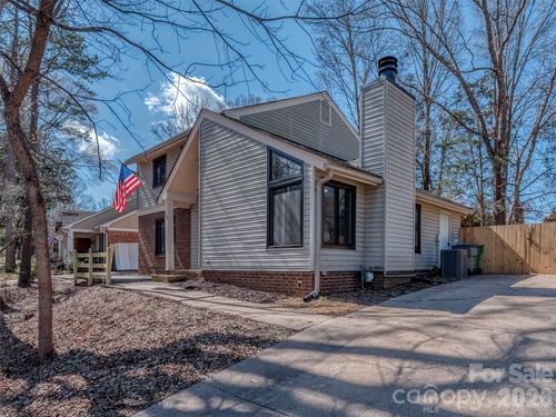 7000 Valley Haven Dr, Charlotte, NC, 28211-6161 | Card Image