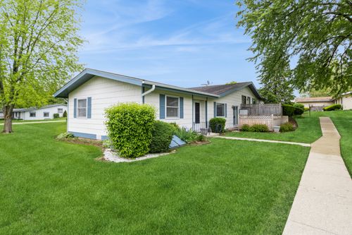 s2-903 Wiltshire Dr, McHenry, IL, 60050-4917 | Card Image