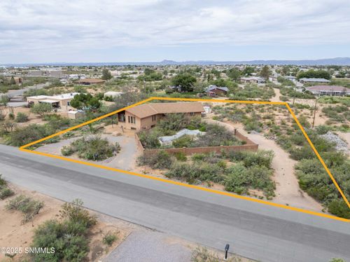 5775 Shadow Hills Rd, Las Cruces, NM, 88012-9534 | Card Image