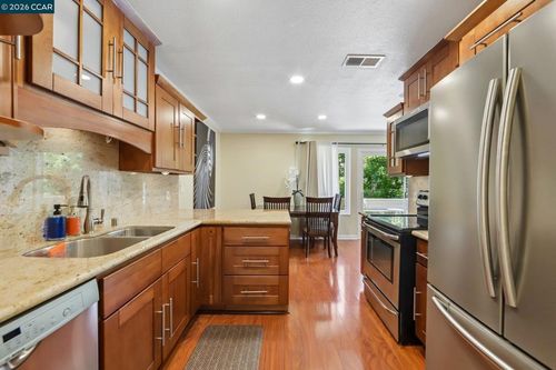 40-825 Oak Grove Rd, Concord, CA, 94518-3538 | Card Image