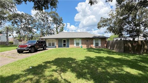 42198 Shadow Creek Ave, Gonzales, LA, 70737-7241 | Card Image