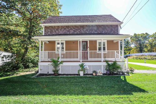 11 Ash St, Londonderry, NH, 03053-3344 | Card Image