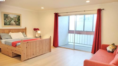 288 Whitmore St, Oakland, CA, 94611-4654 | Card Image