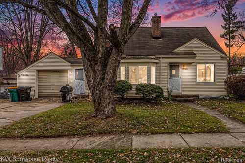 22069 Albion Ave, Farmington Hills, MI, 48336-4825 | Card Image