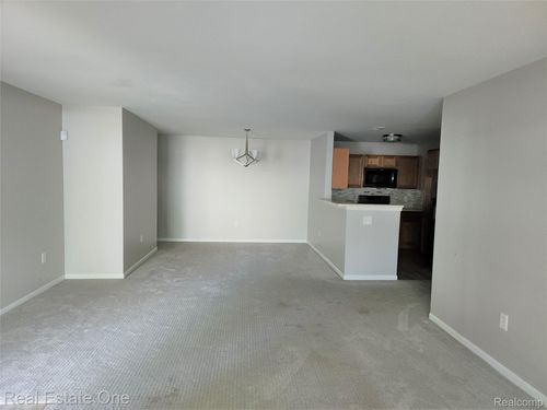 3275 Northpointe Blvd, Melvindale, MI, 48122-2036 | Card Image