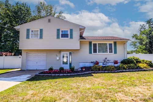 26 Moryan Rd, Edison, NJ, 08817-4133 | Card Image