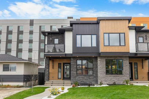 121 42 Ave Ne, Calgary, AB, T2E2N5 | Card Image