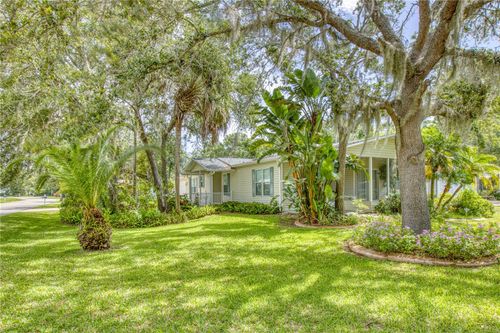 415 Sioux Blvd, OAK HILL, FL, 32759-9590 | Card Image