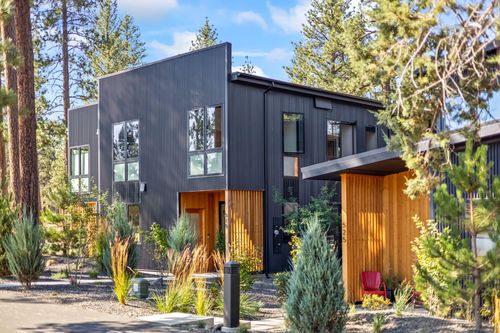 515 N Pine St, Sisters, OR, 97759-1878 | Card Image