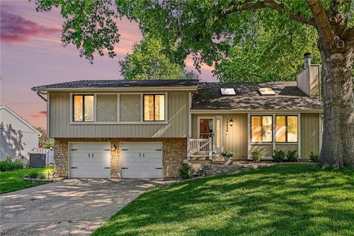 14426 92nd Ter, Lenexa, KS, 66215-3186 | Card Image
