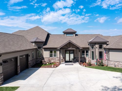 639 Byers Cove Rd, Hendersonville, NC, 28792-4708 | Card Image