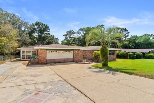32 Walnut Ave, Shalimar, FL, 32579-1120 | Card Image