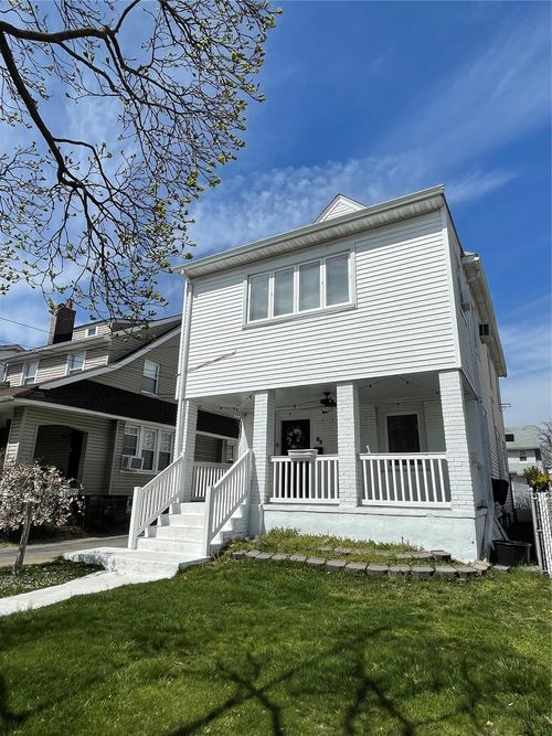 apt-1-83 Lyon Pl, Lynbrook, NY, 11563-2494 | Card Image