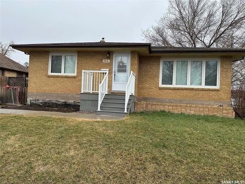 429 Third St, Estevan, SK, S4A0P1 | Card Image