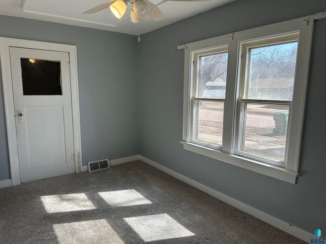 200 E 2 Nd St, House other with 3 bedrooms, 1 bathrooms and null parking in Freeman SD | Image 22