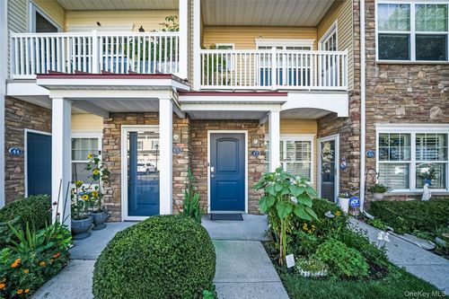 47 Barley Ln, Patchogue, NY, 11772-4177 | Card Image
