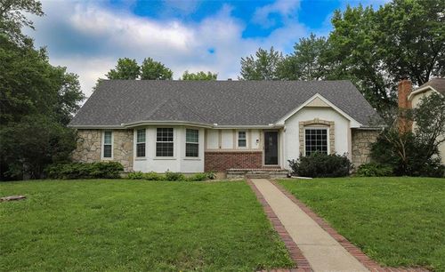 1313 Nw 12th St, Blue Springs, MO, 64015-1784 | Card Image